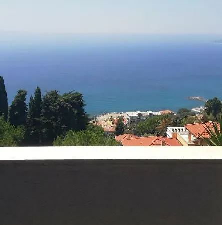 Camelia Apartment *